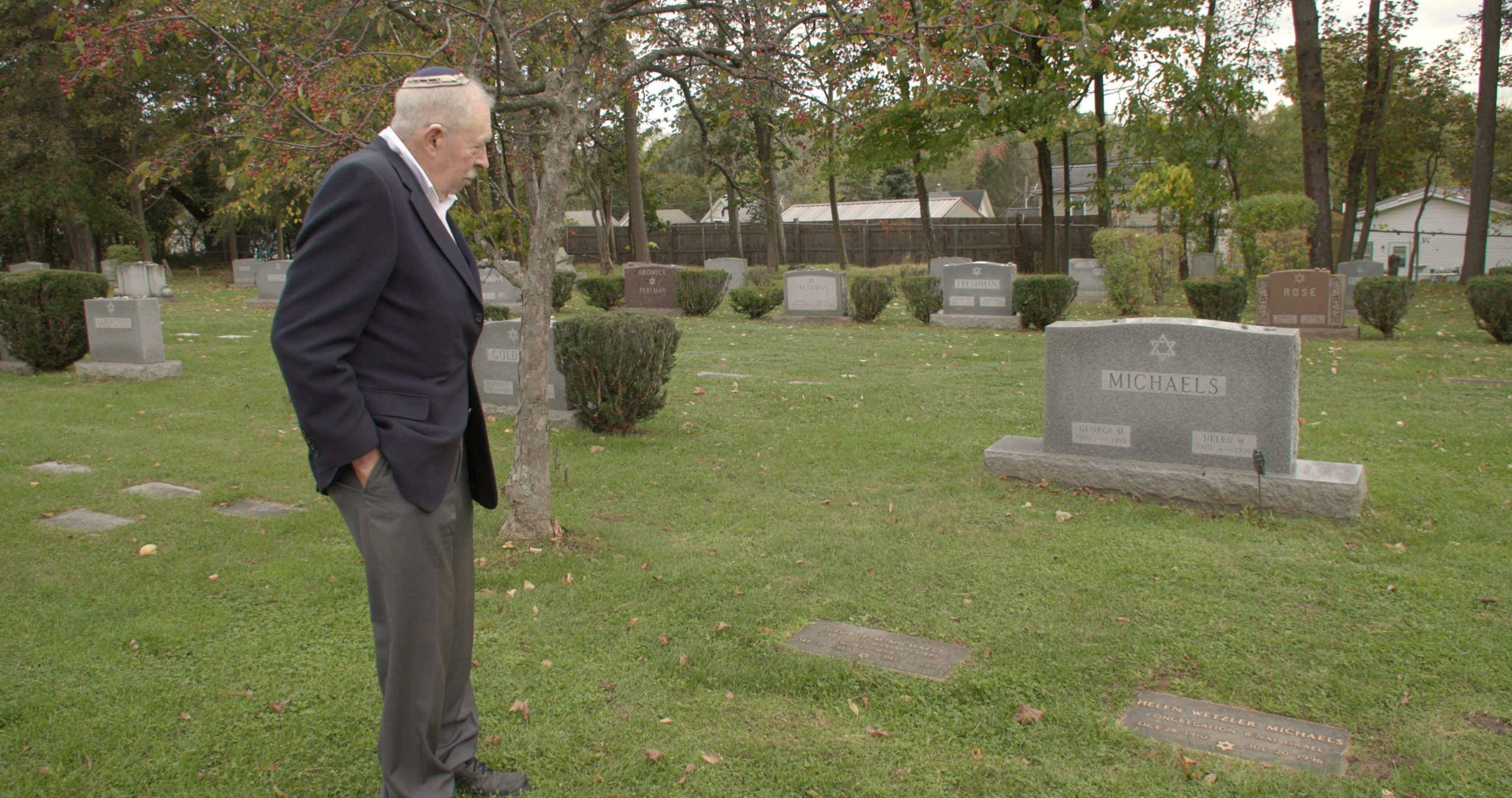 3_DecidingVote_Gravesite_JimMichaels_PhotoJeremyWorkman_3